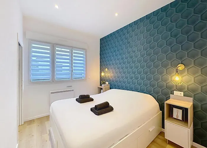 Le Sacre - Centre - Cour Privative - Parking Apartment Reims